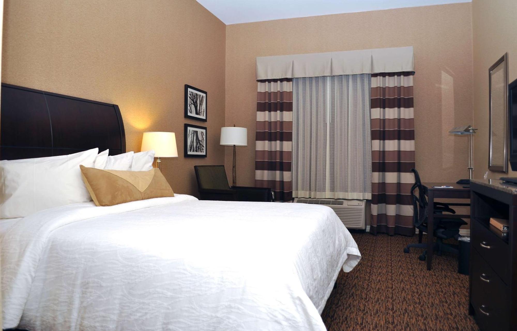 Hilton Garden Inn St. Louis Airport Berkeley Екстериор снимка