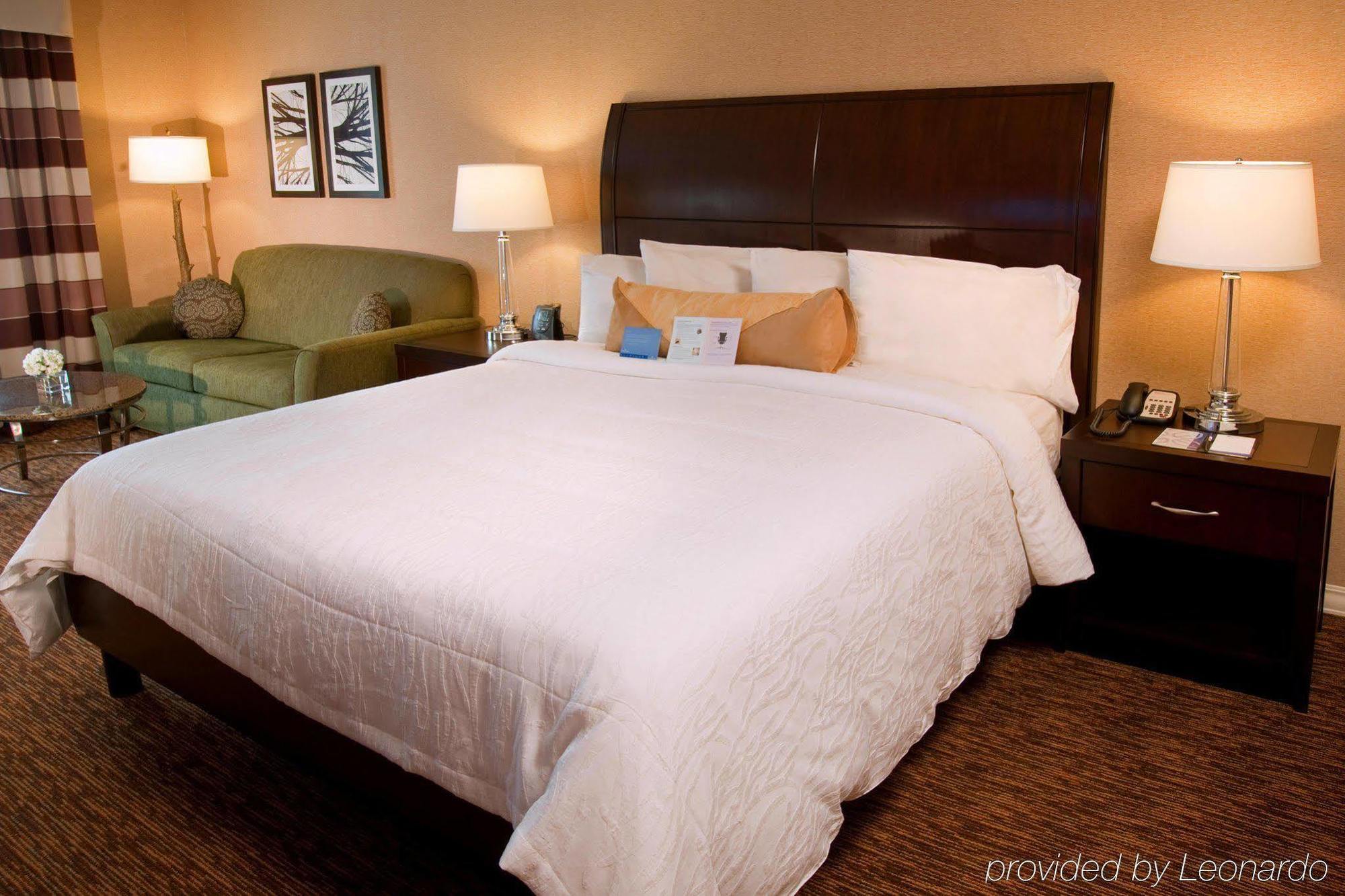 Hilton Garden Inn St. Louis Airport Berkeley Стая снимка